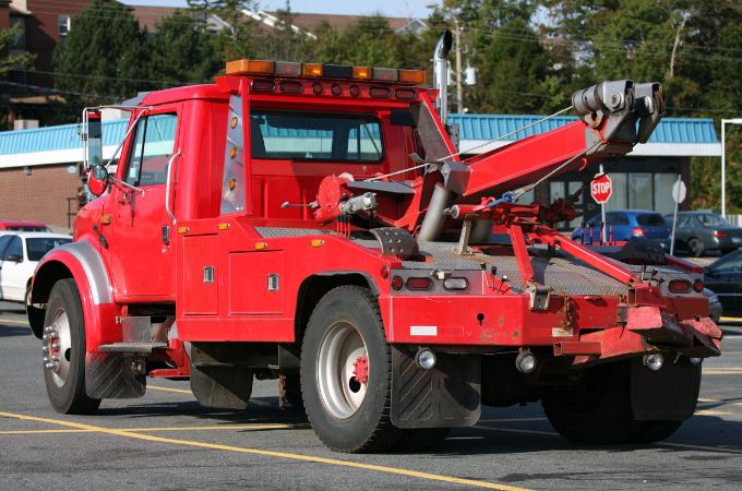 Commercial tow truck